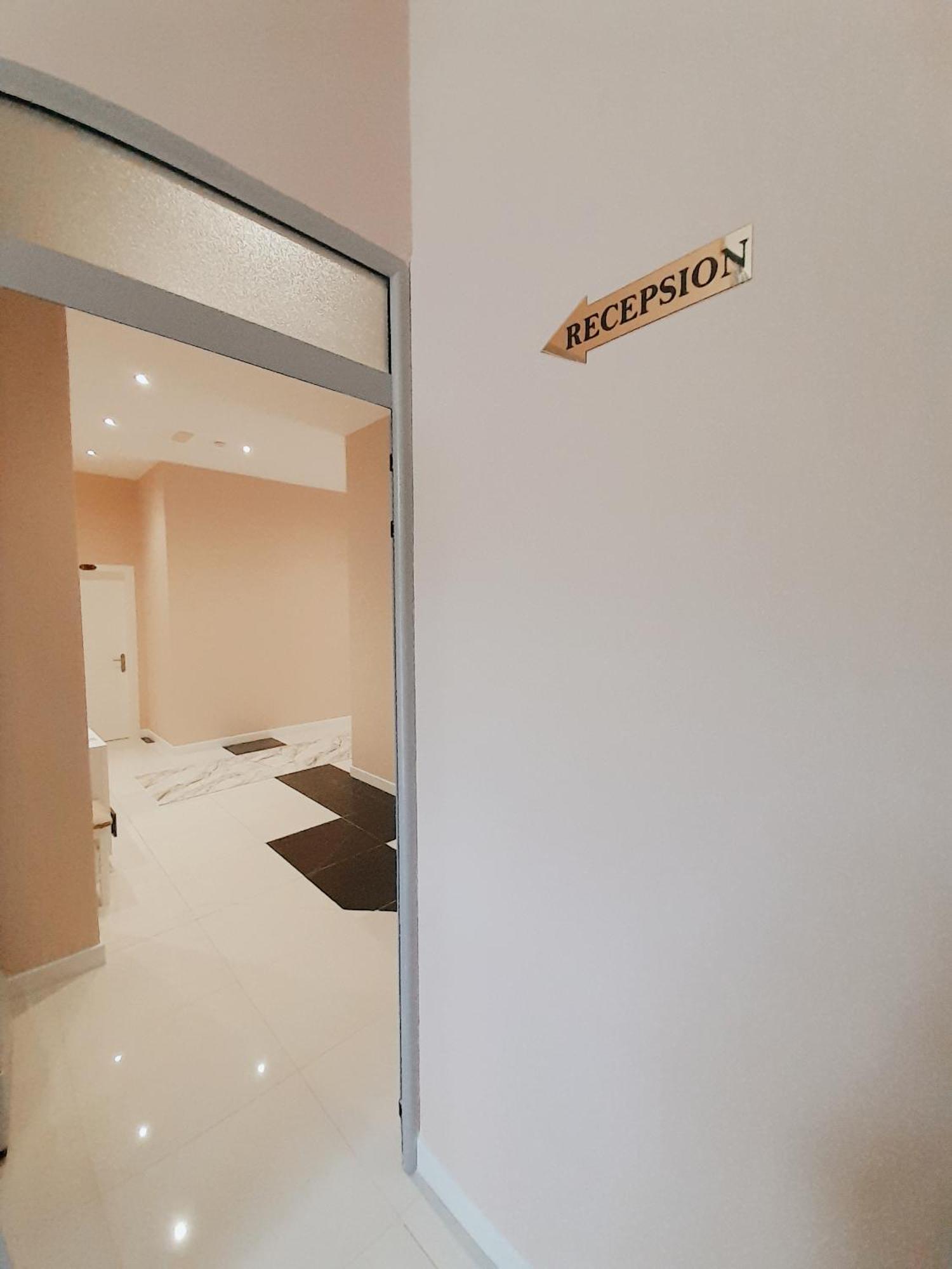 Hotel Restaurant Univers Shkodër Dış mekan fotoğraf