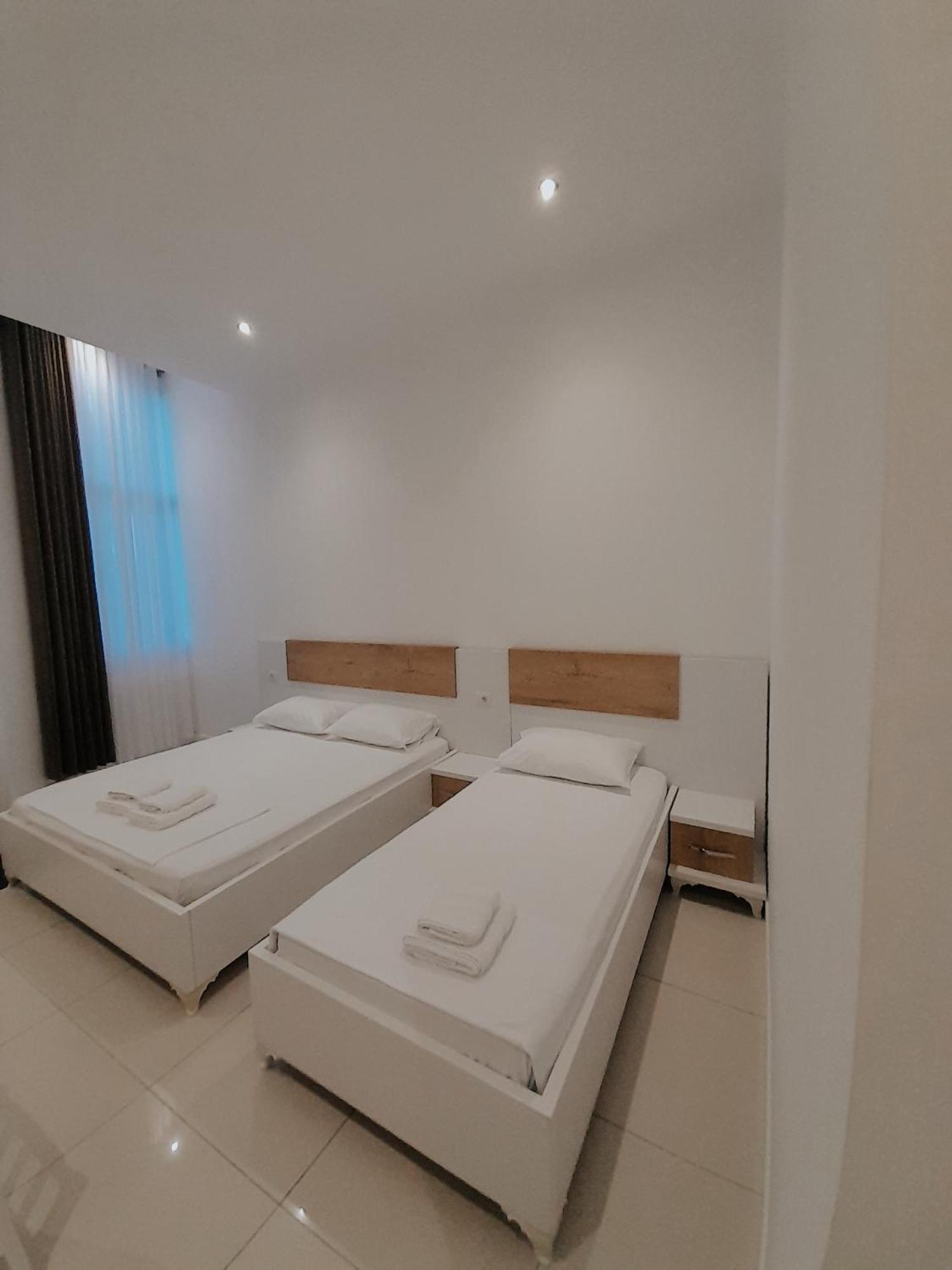 Hotel Restaurant Univers Shkodër Dış mekan fotoğraf