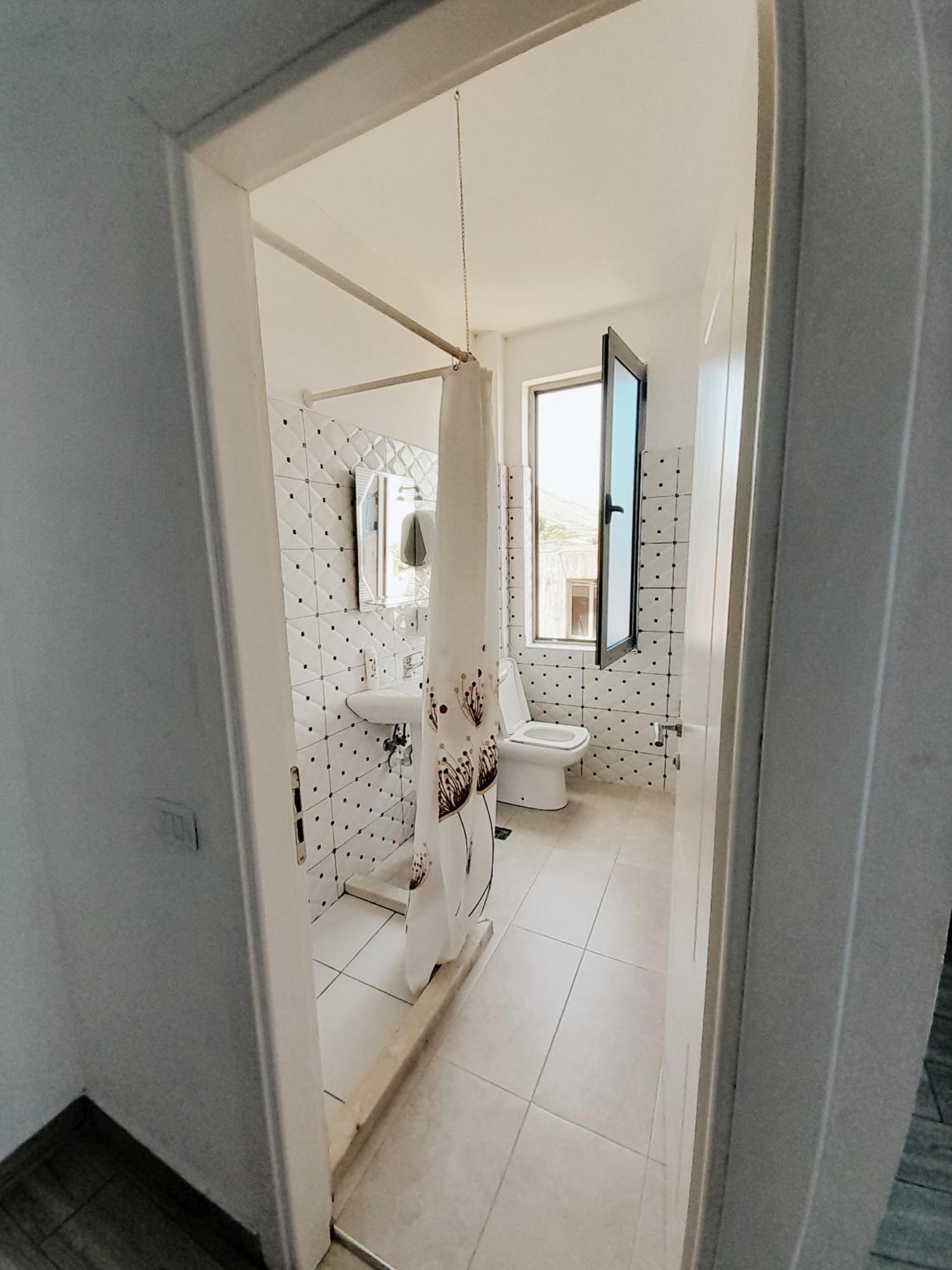 Hotel Restaurant Univers Shkodër Dış mekan fotoğraf