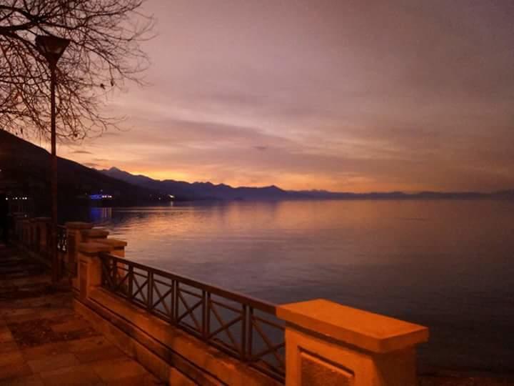 Hotel Restaurant Univers Shkodër Dış mekan fotoğraf