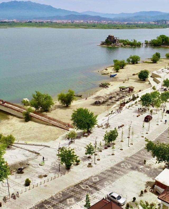 Hotel Restaurant Univers Shkodër Dış mekan fotoğraf